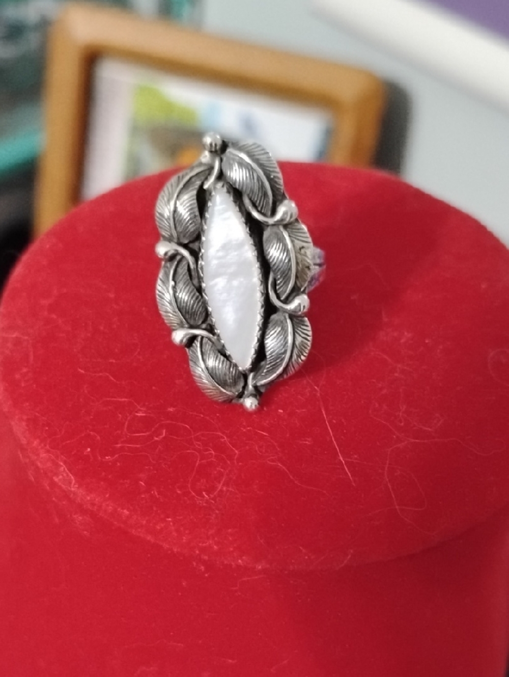 Sterling Silver White Mother-of-Pearl Leaf Ring